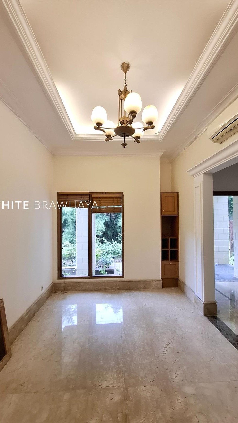 Tropical Modern Home Area Lebalk Bulus