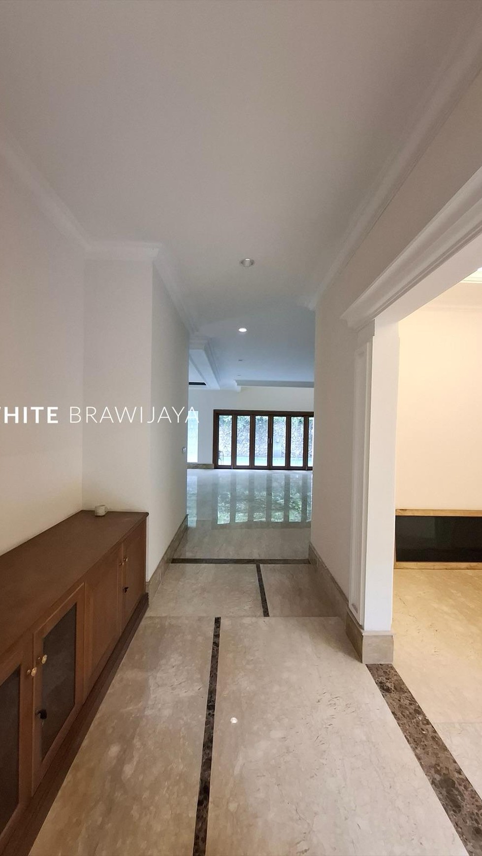 Tropical Modern Home Area Lebalk Bulus