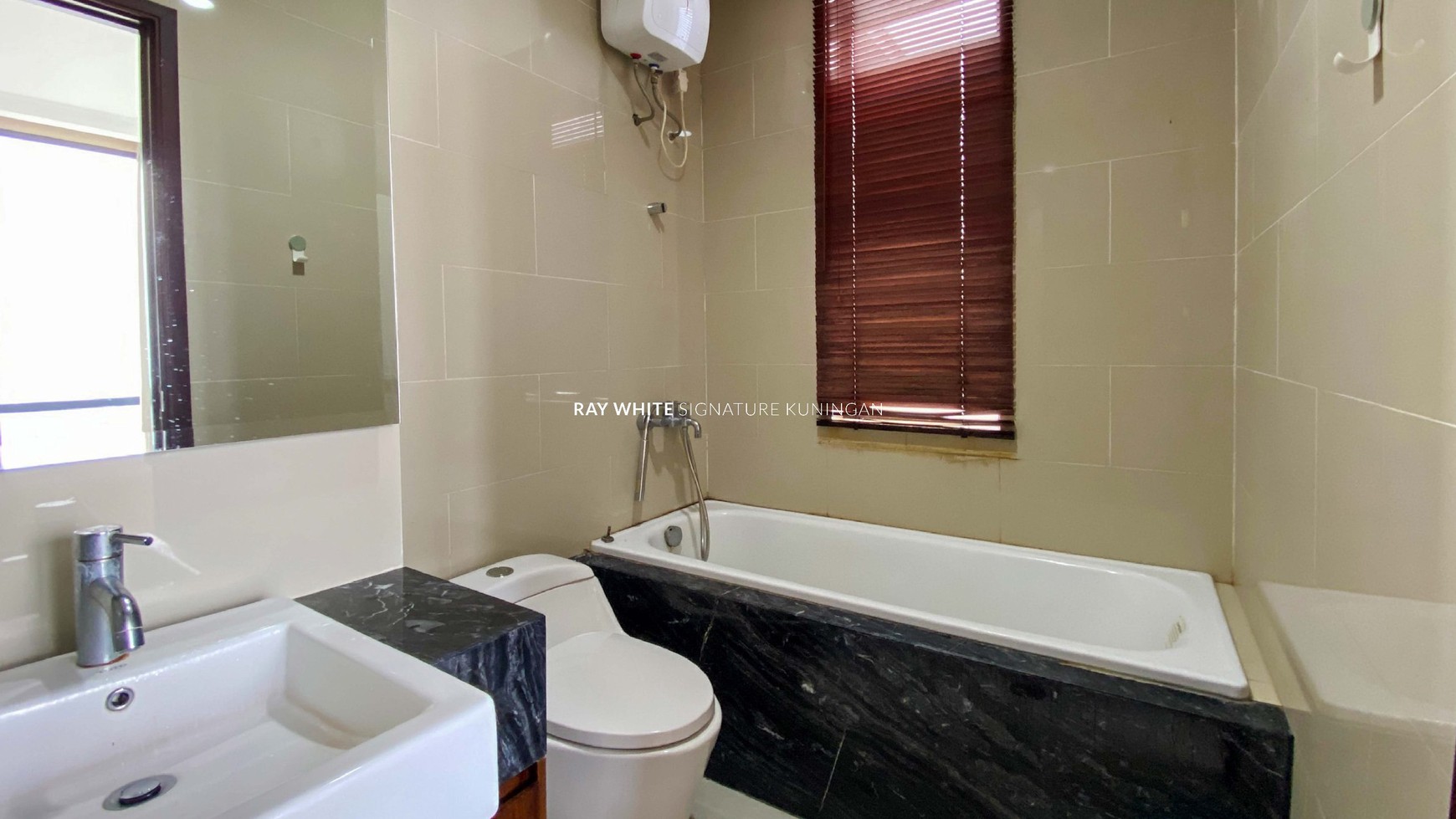Jual dan Sewa Apartemen 3 Bedroom di Permata Hijau Suites