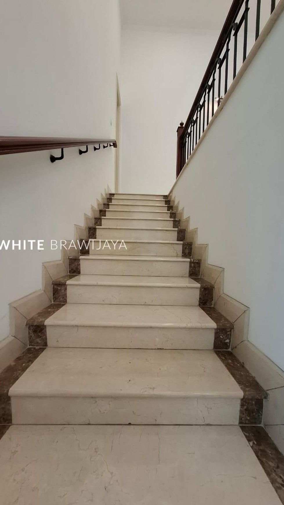 Tropical Modern Home Tirtayasa Kebayoran Baru