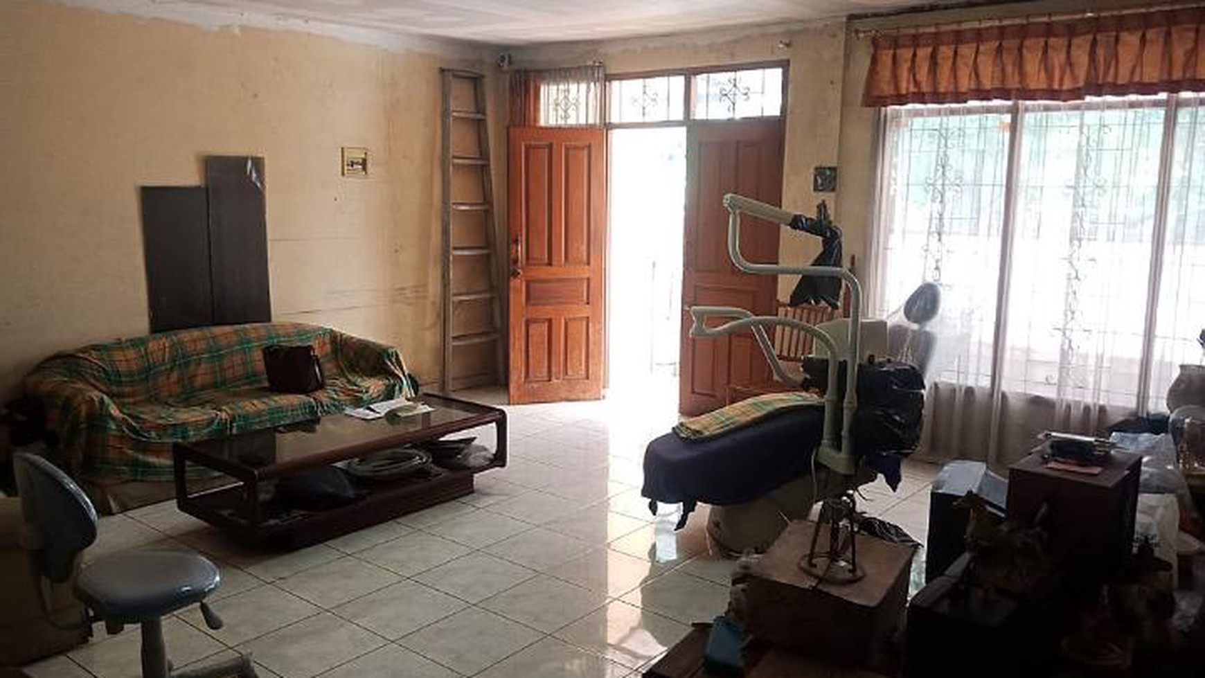 Rumah Sektor 1 Bintaro JakSek jalan utama, bisa pakai usaha...