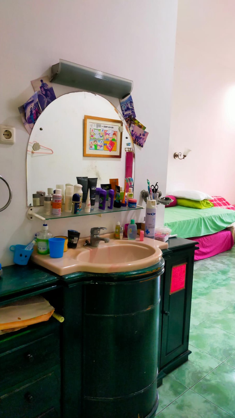 Rumah 2 Lantai, bebas banjir, lokasi strategis di Bintaro Sektor 2