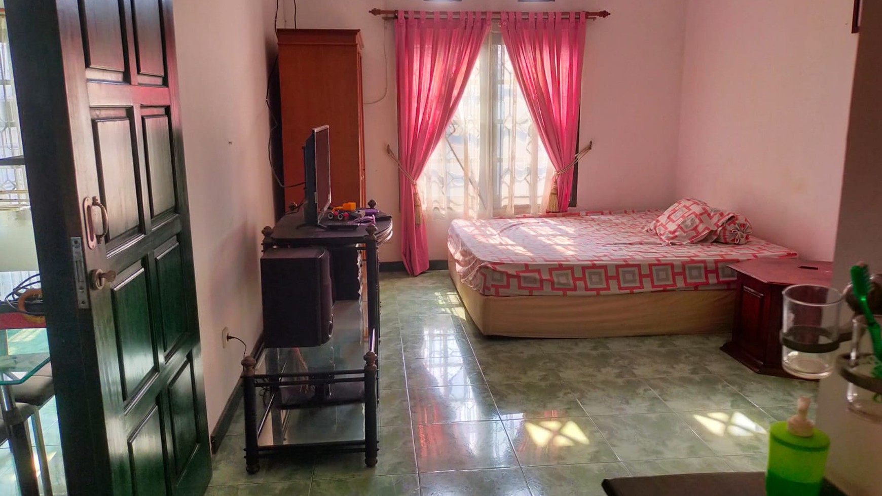 Rumah 2 Lantai, bebas banjir, lokasi strategis di Bintaro Sektor 2