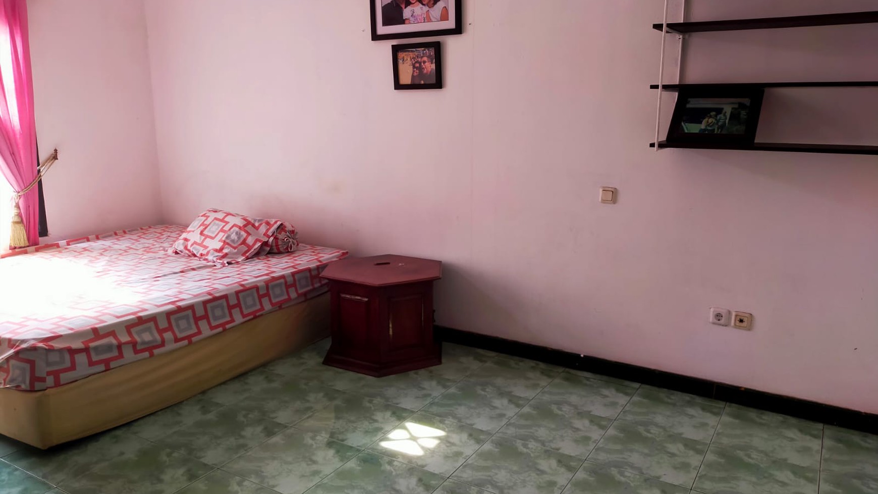 Rumah 2 Lantai, bebas banjir, lokasi strategis di Bintaro Sektor 2