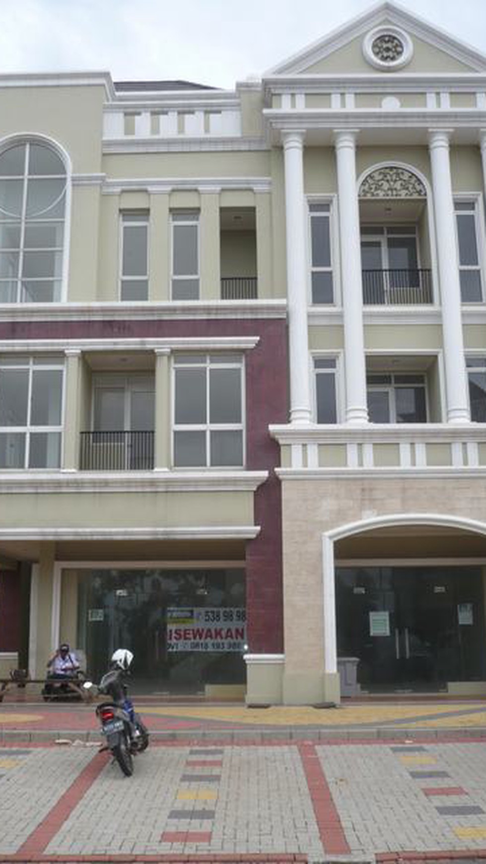 Dijual ruko bernilai investasi di Graha Boulevard Gading Serpong Tangerang
