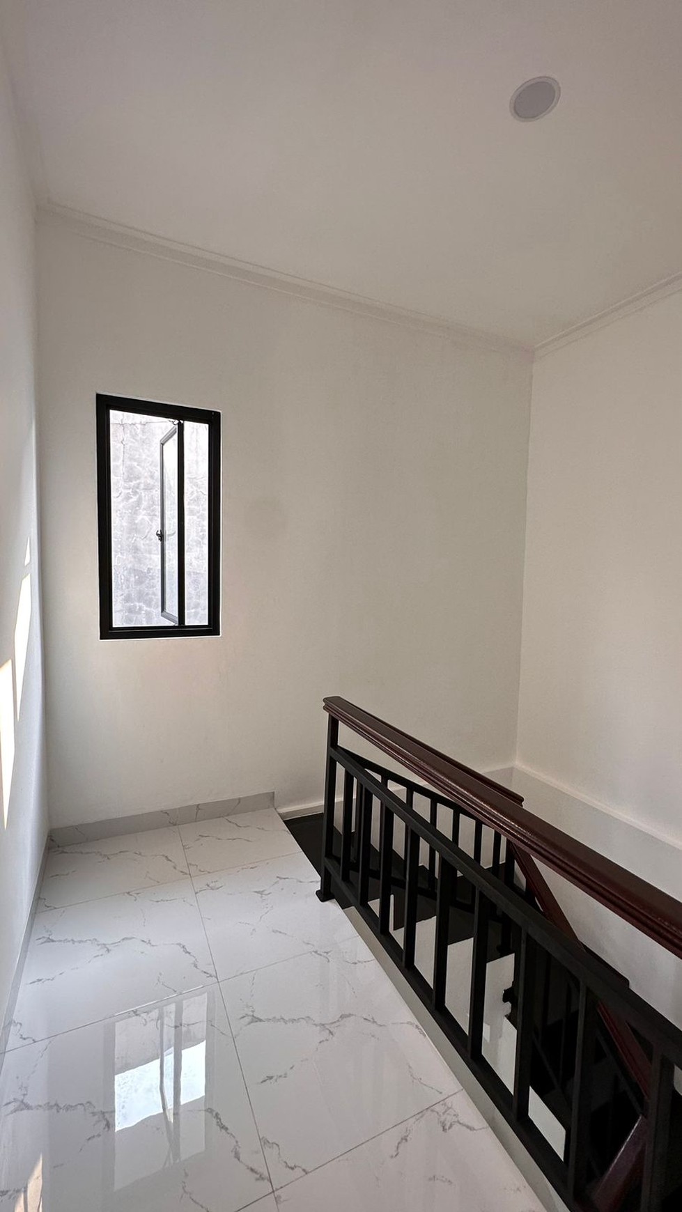 Best Price. Rumah bagus Beranda Serpong, Ciater