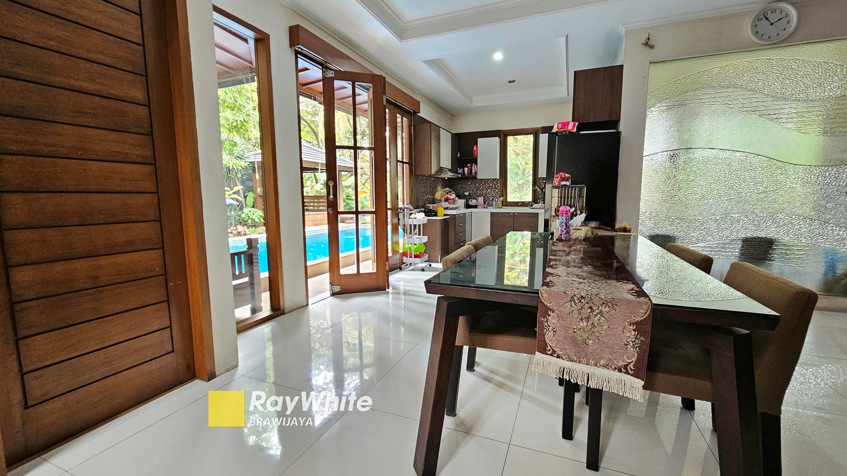 Rumah di Riverville Lebak Bulus, Jakarta Selatan, 2 km ke MRT Lebak Bulus