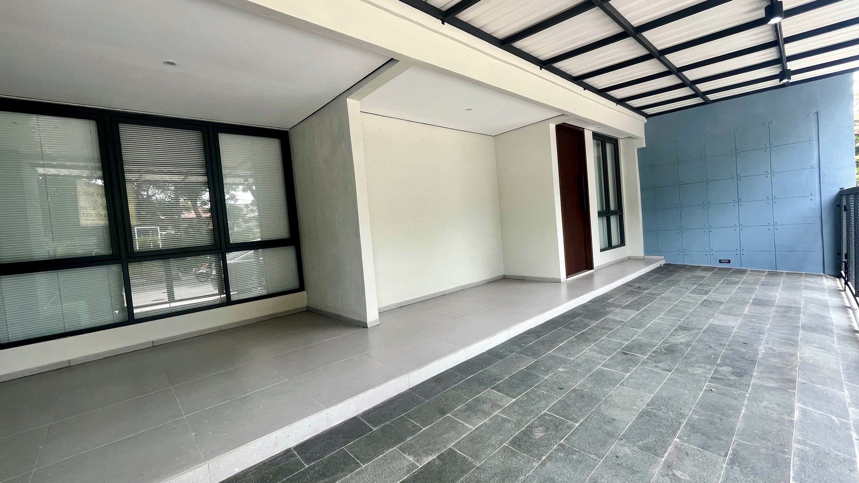 Rumah siap huni bisa digunakan untuk Office, lokasi strategis di Bintaro.
