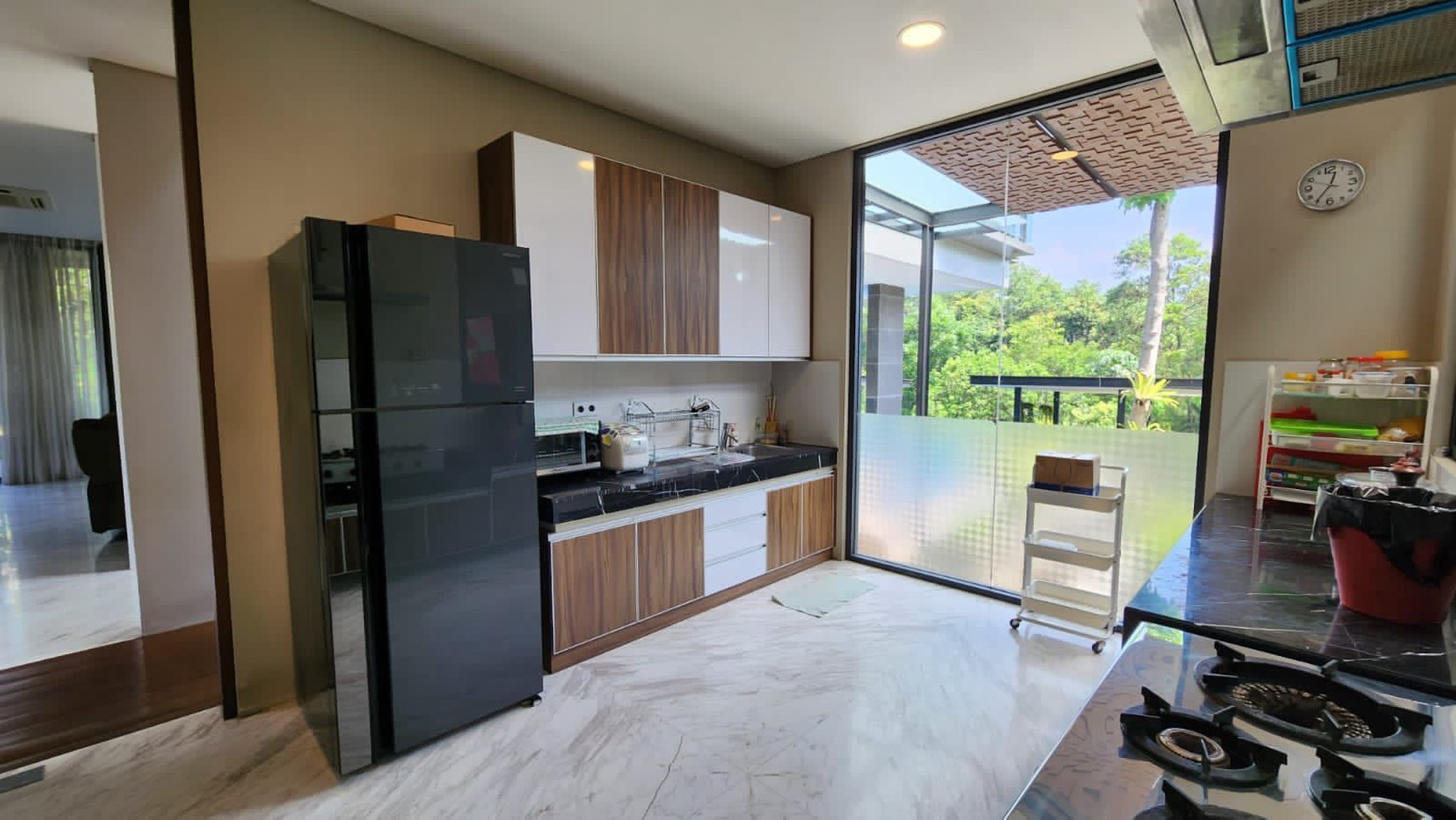 Rumah Luxury Minimalis Modern Dengan Pemandangan Gunung di Sentul City