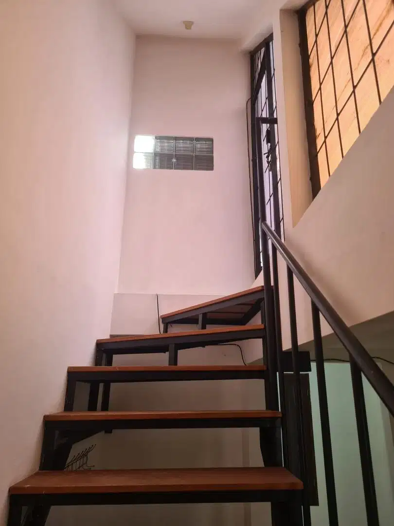 Best Price. Rumah hoek di Graha Bunga, Graha raya Bintaro