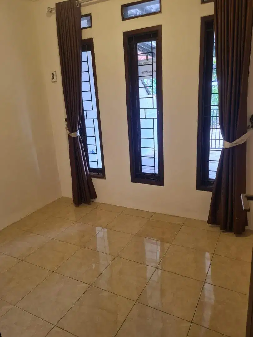 Best Price. Rumah hoek di Graha Bunga, Graha raya Bintaro