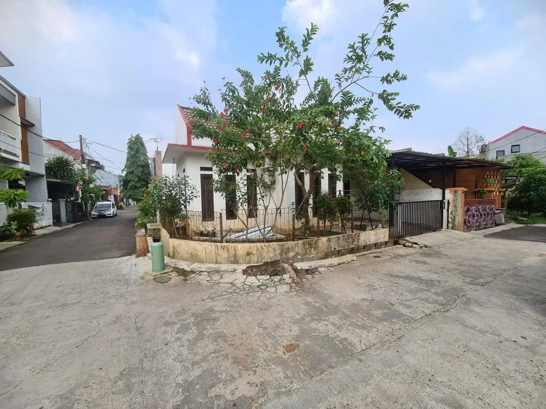 Best Price. Rumah hoek di Graha Bunga, Graha raya Bintaro