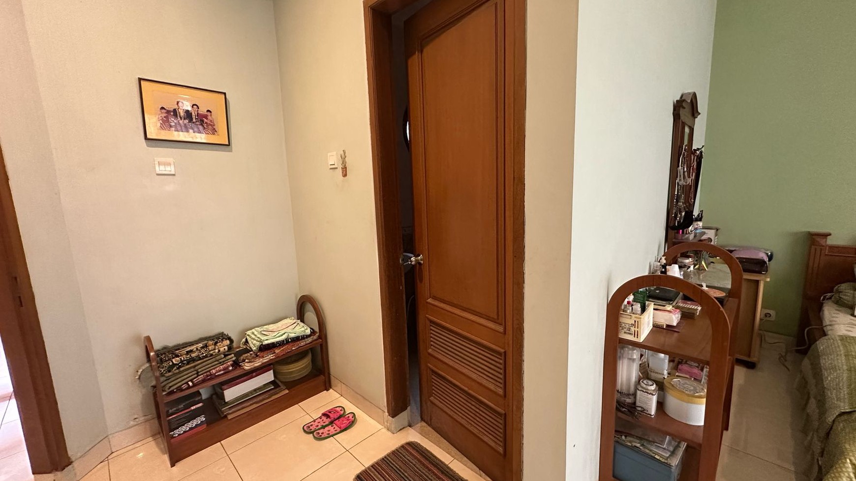 Rumah rapih, bagus dan Asri, lingkungan nyaman siap huni di Bintaro
