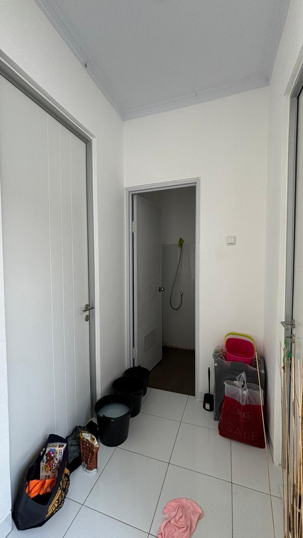 Flash Sale. Rumah minimalis cluster Catalina Navona Village, Gading Serpong
