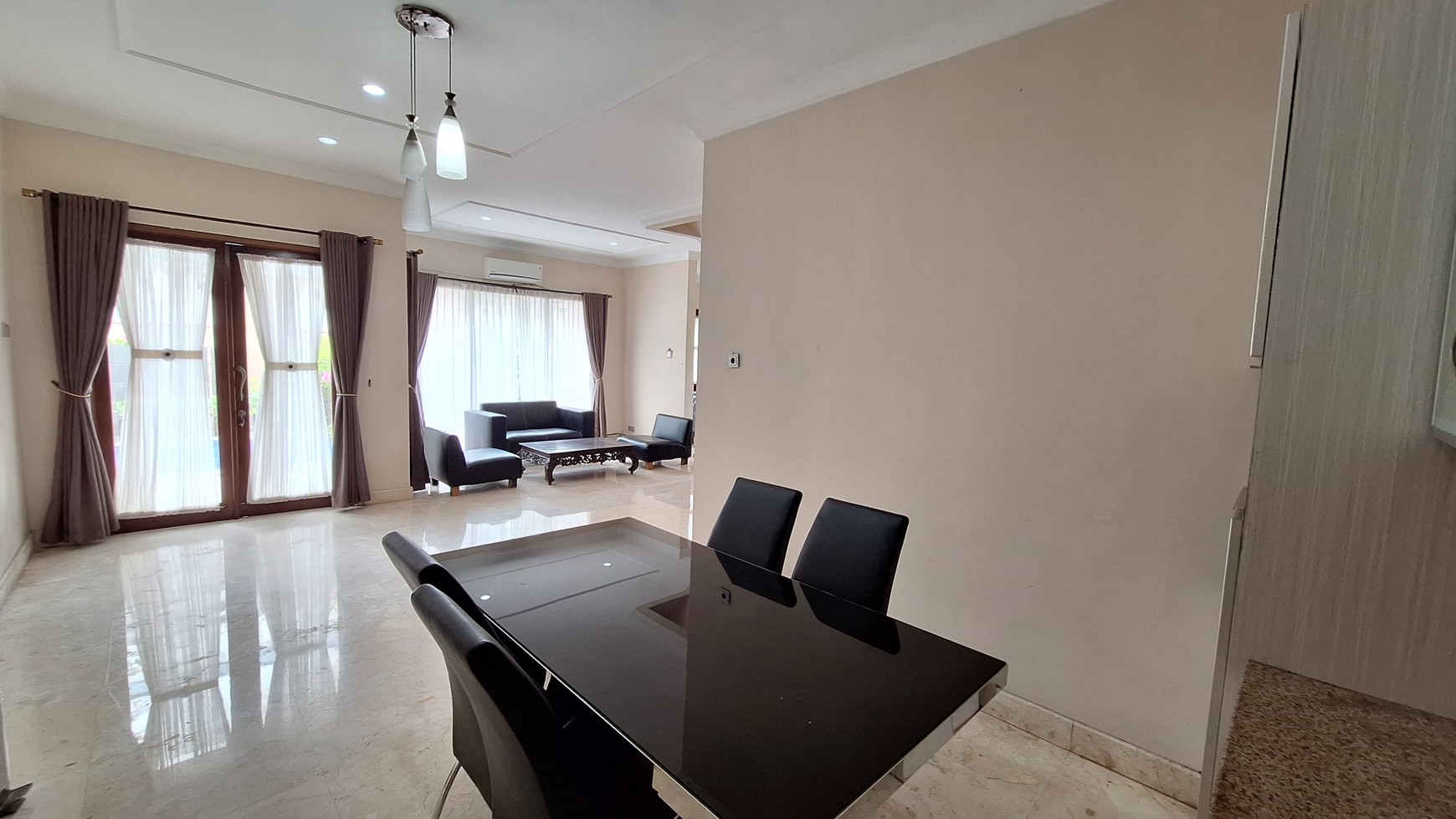 Rumah Cantik Dalam Townhouse di Ampera, Jak-Sel