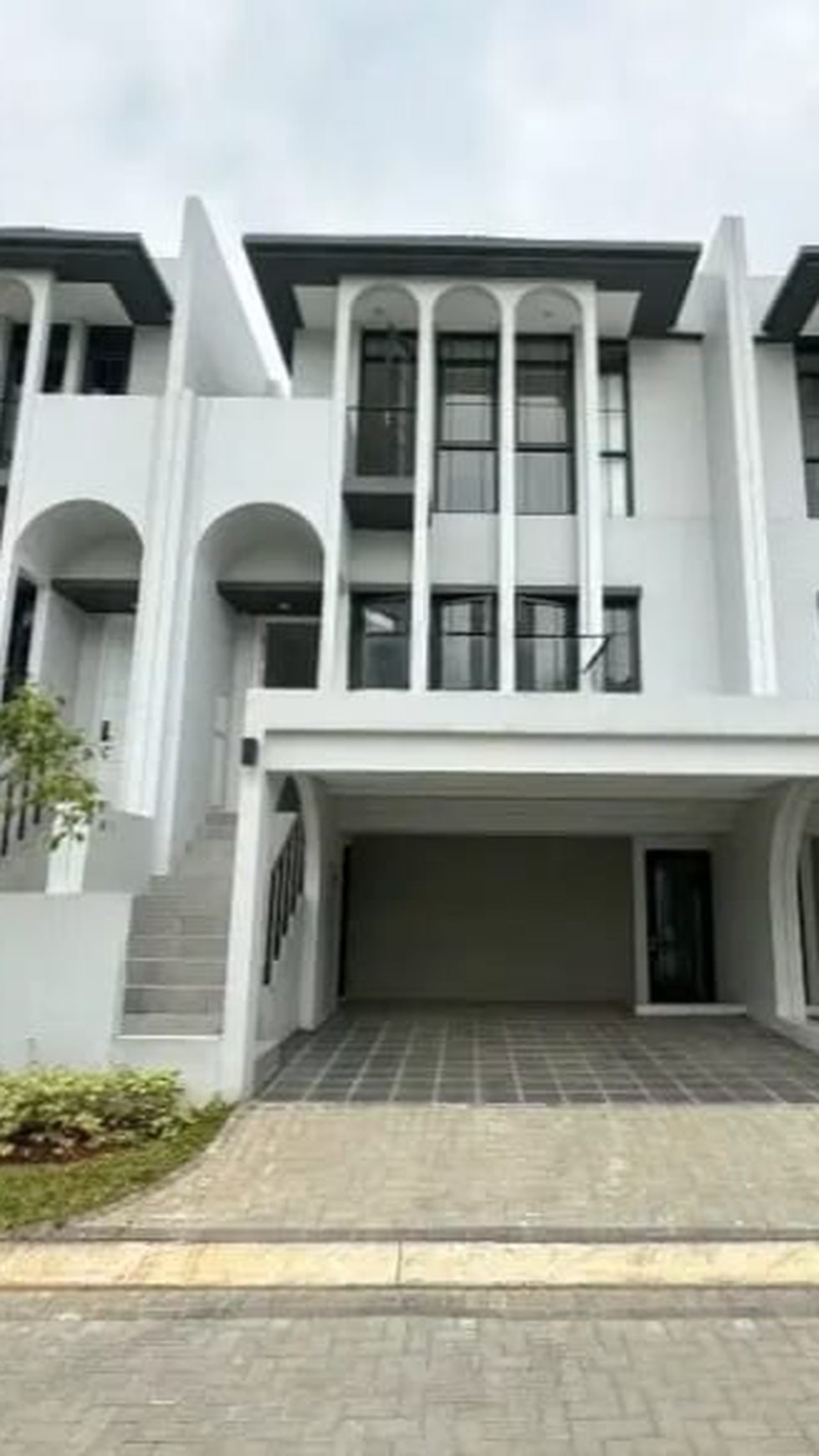 Termurah. Rumah mewah Greenwich Park Aether, BSD
