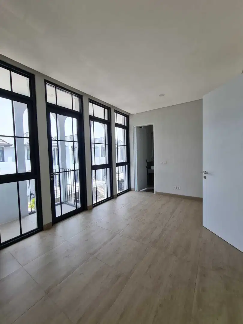 Termurah. Rumah mewah Greenwich Park Aether, BSD