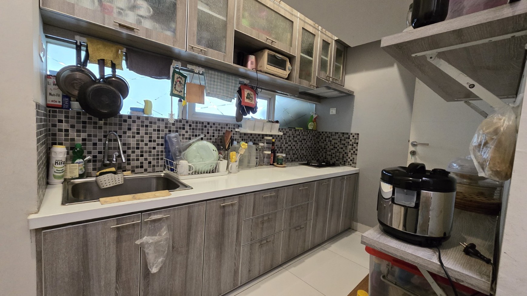 Rumah Siap huni,jalan lebar,securty 24 jam di Bintaro Jaya 9