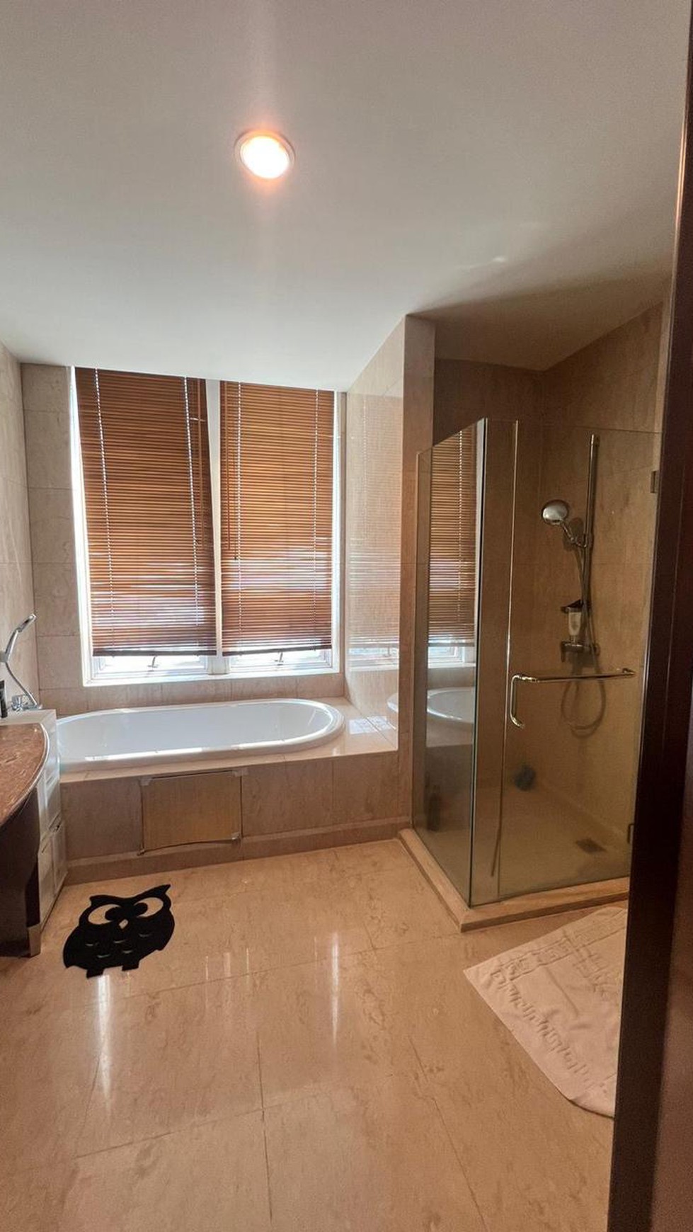 DIJUAL APARTEMEN PAKUBUWONO TOWER REDWOOD JAKARTA SELATAN