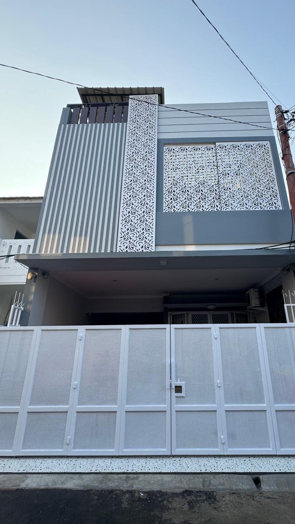 Flash Sale. Rumah bagus Graha Bunga Graha Raya, Bintaro