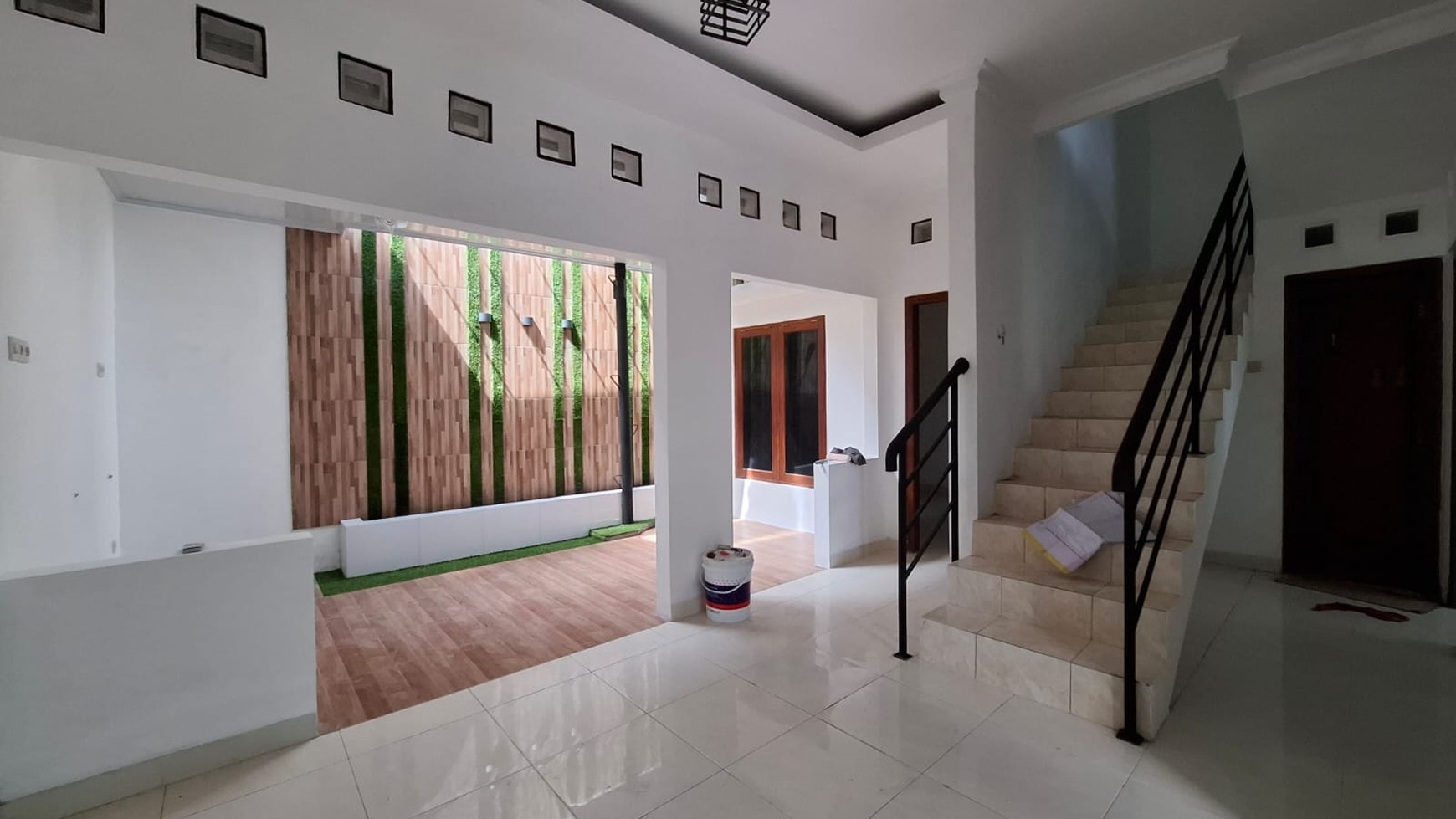 Jual Rumah 2 lantai dekat kampus UGM dalam perumahan di jl monjali Ngaglik Sleman Yogyakarta