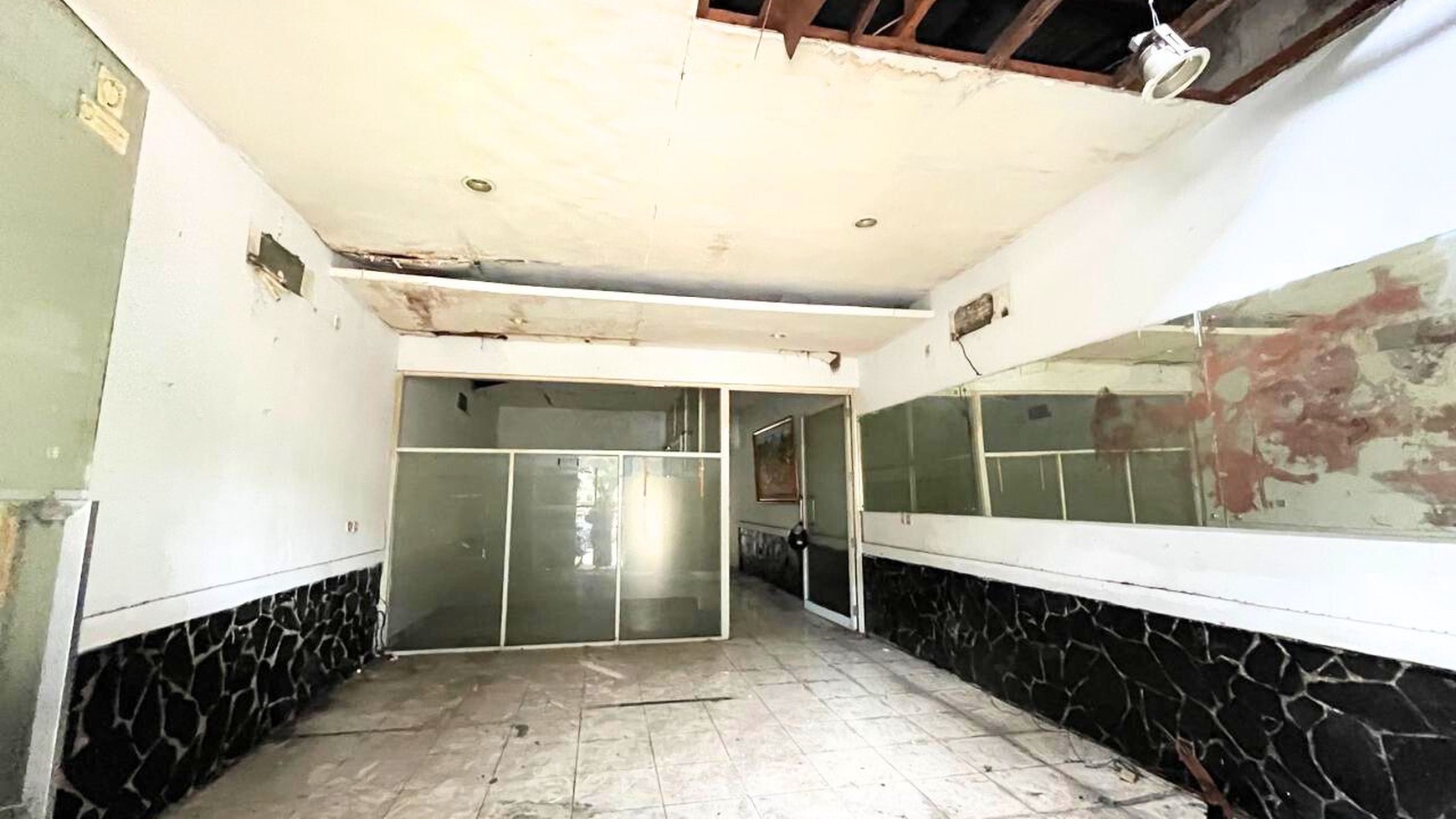 Ruang Usaha Cocok Untuk Usaha di Soepomo Tebet