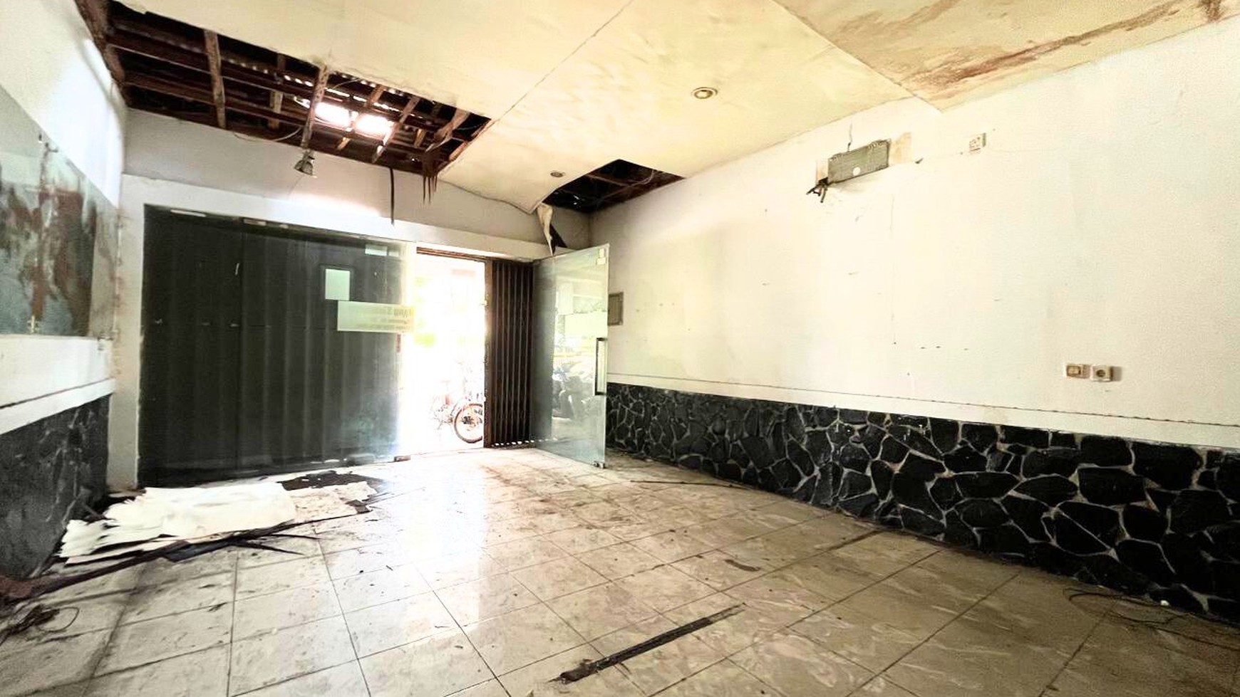 Ruang Usaha Cocok Untuk Usaha di Soepomo Tebet