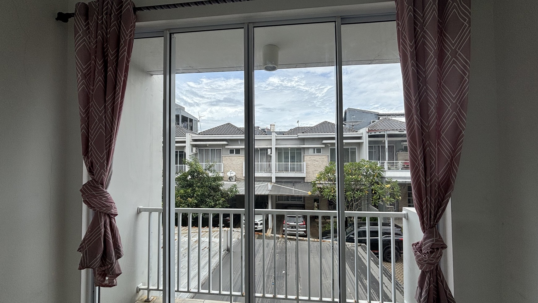 Turun Harga Rumah 2 Lantai di Cibubur Country Cikeas