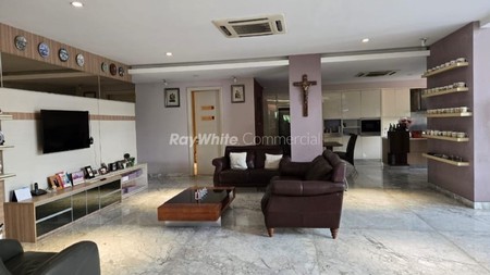 Rumah Exclusive 2 lantai, semi furnished , siap huni di Tanjung Palapa, Tanjung Duren, Jakarta Barat