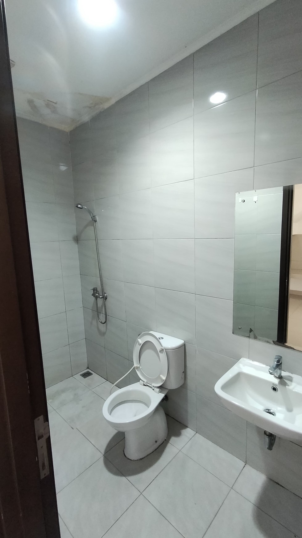 Rumah sewa Allegria Park dekat Santa Ursula BSD dan Pasar Modern 