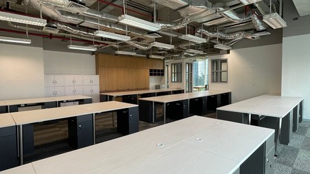 Office Millenium Centenial Center Sudirman, luas :284 m2, fully furnished, 5 menit menuju MRT Benhil dan Setiabudi