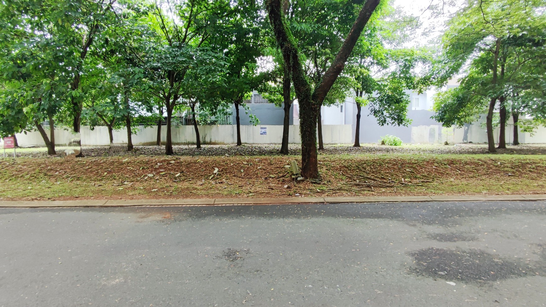 Termurah. Kavling depan jalan utama di Serpong Lagoon, Serpong