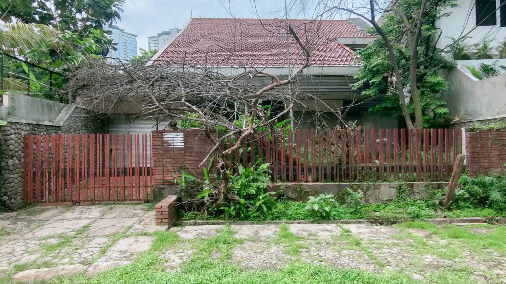 Rumah Hitung Tanah Area Cipete