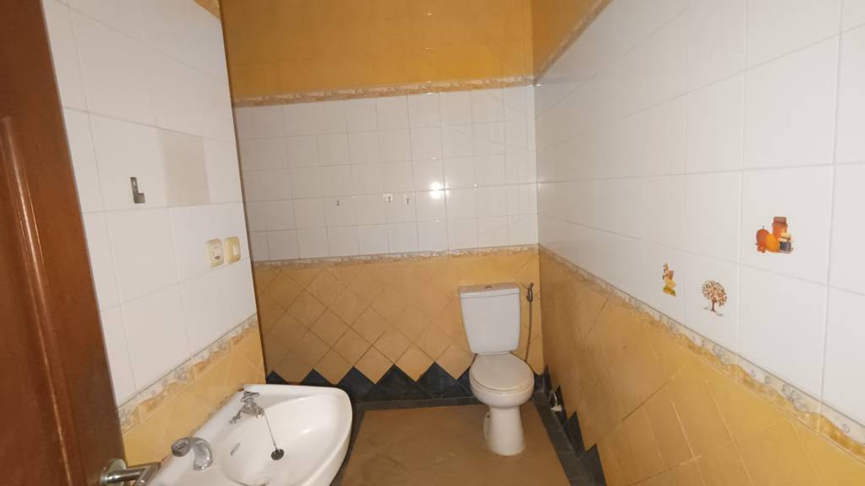 Rumah Hitung Tanah Area Cipete