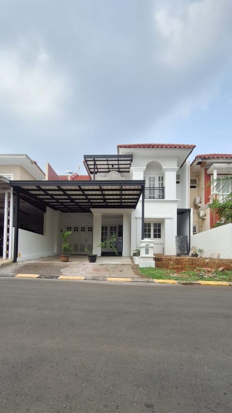 Rumah siap huni di Kota Wisata