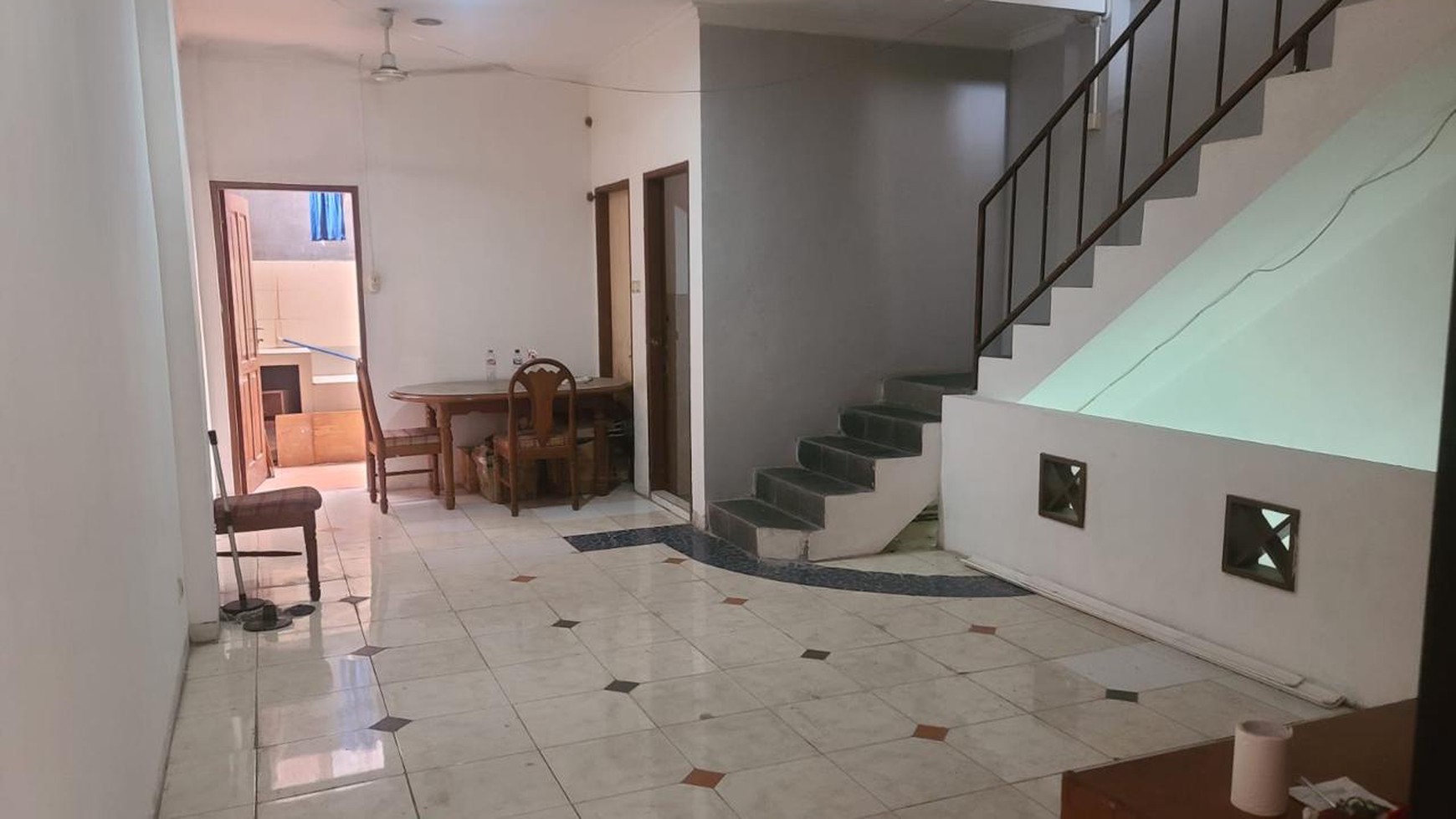 Ruko atau Office, Lokasi strategis di Kebayoran Lama