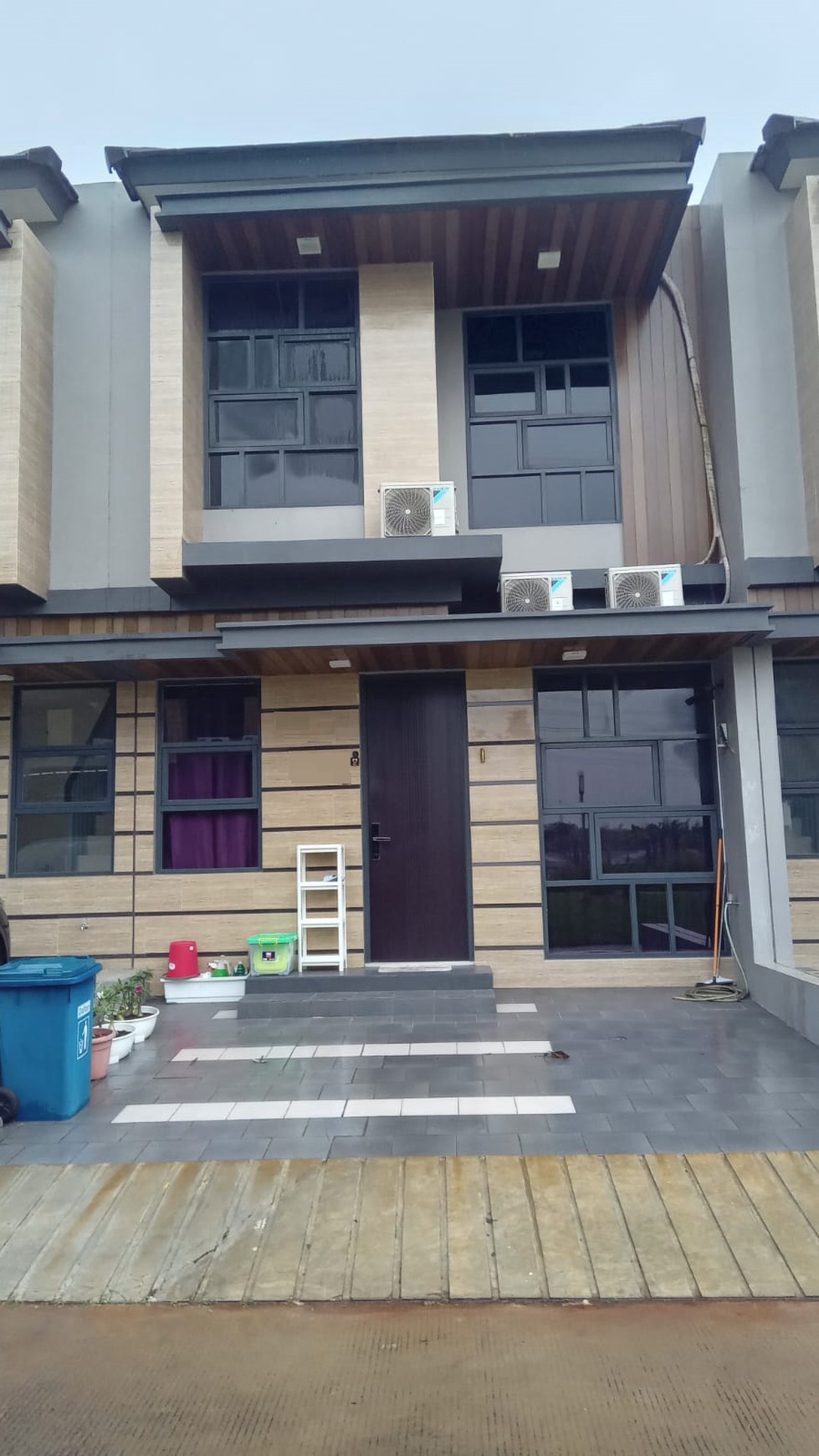 Rumah Minimalis nempel Gading Serpong dijual dengan harga menarik