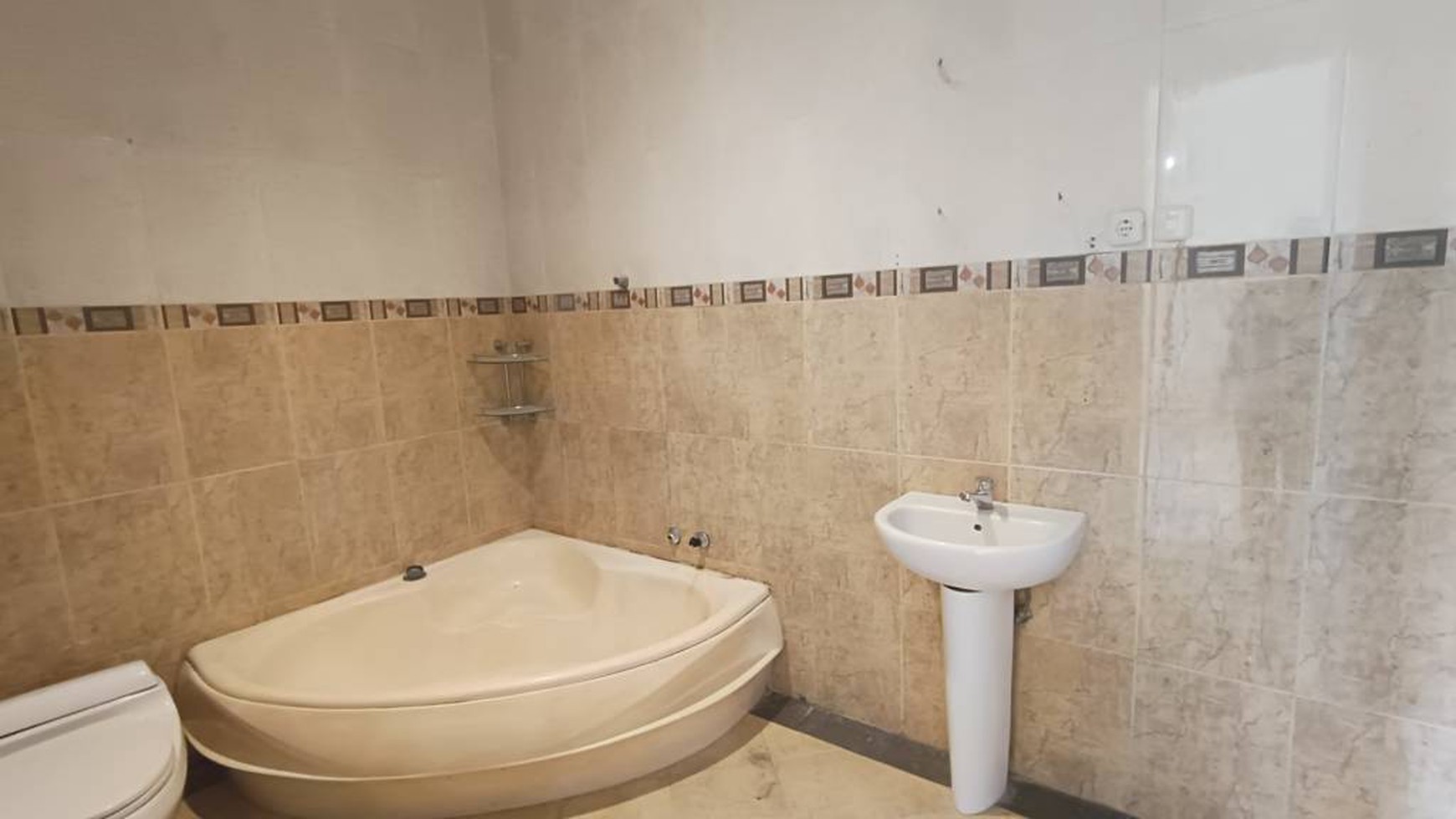 Townhouse Asri & Nyaman Lokasi Strategis di Fatmawati, Pondok Labu, Jakarta Selatan