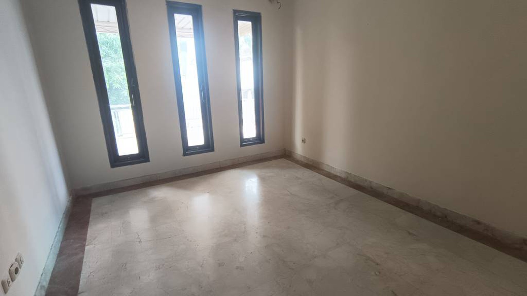 Townhouse Asri & Nyaman Lokasi Strategis di Fatmawati, Pondok Labu, Jakarta Selatan