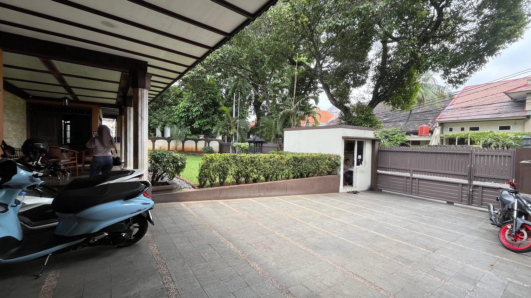Rumah Megah Super Nyaman Luas 1325m2 di Otista Dekat ke Bandara Halim