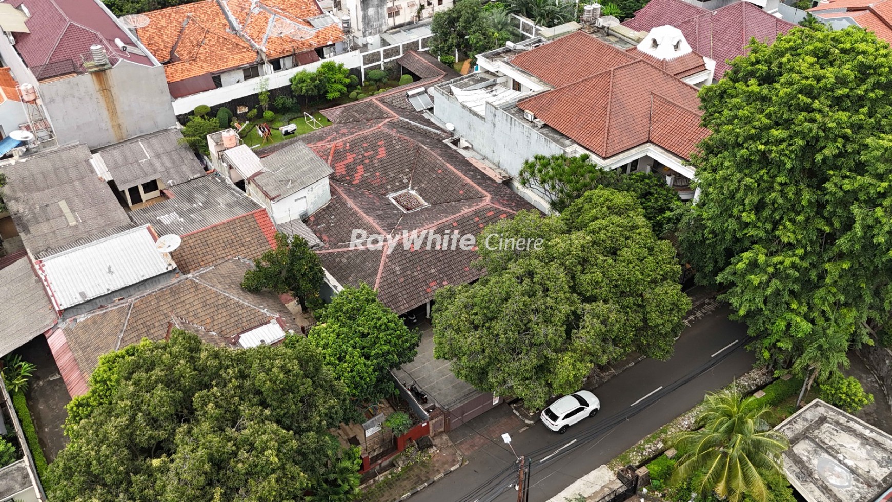 Rumah Megah Super Nyaman Luas 1325m2 di Otista Dekat ke Bandara Halim