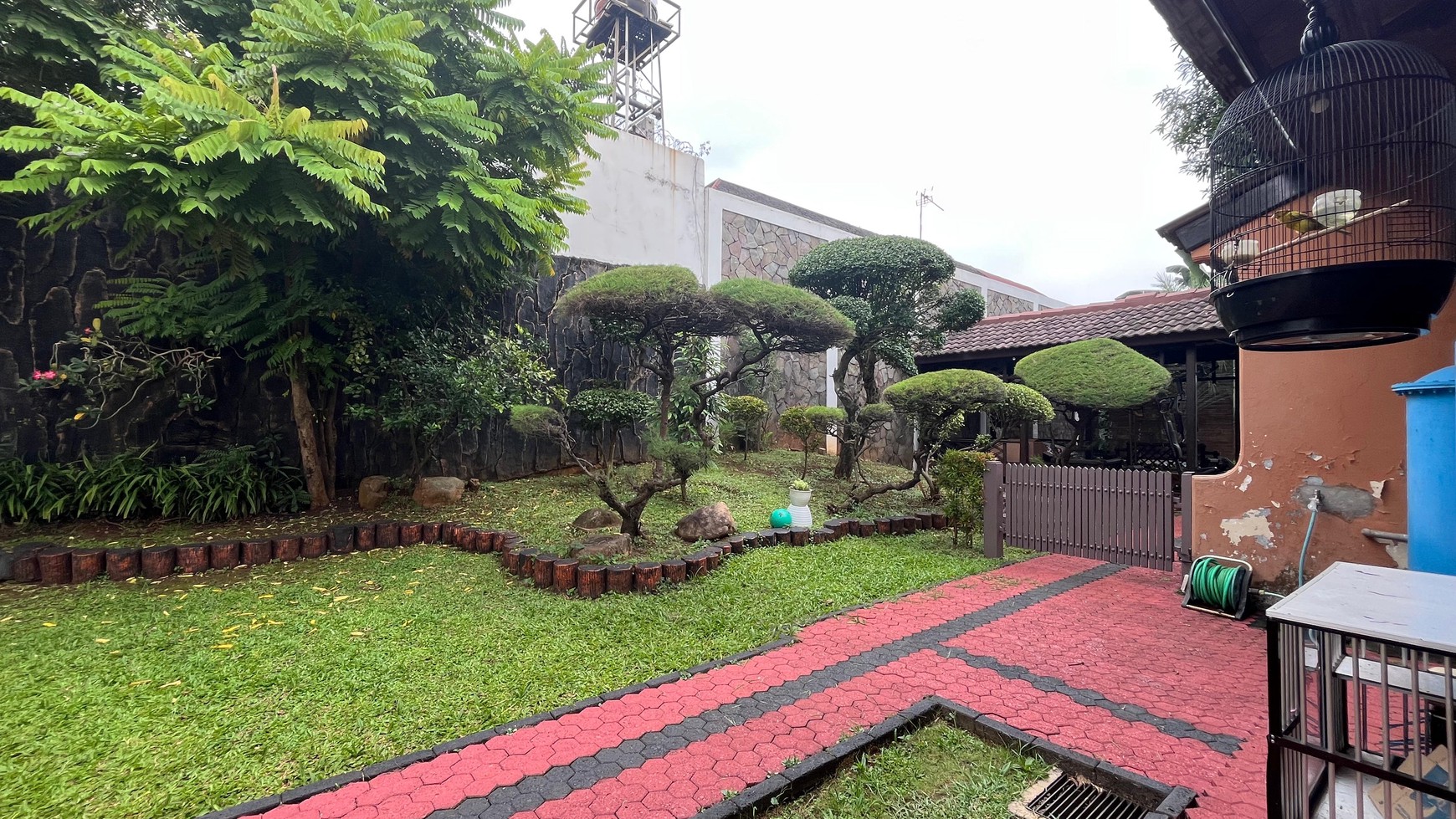 Rumah Megah Super Nyaman Luas 1325m2 di Otista Dekat ke Bandara Halim