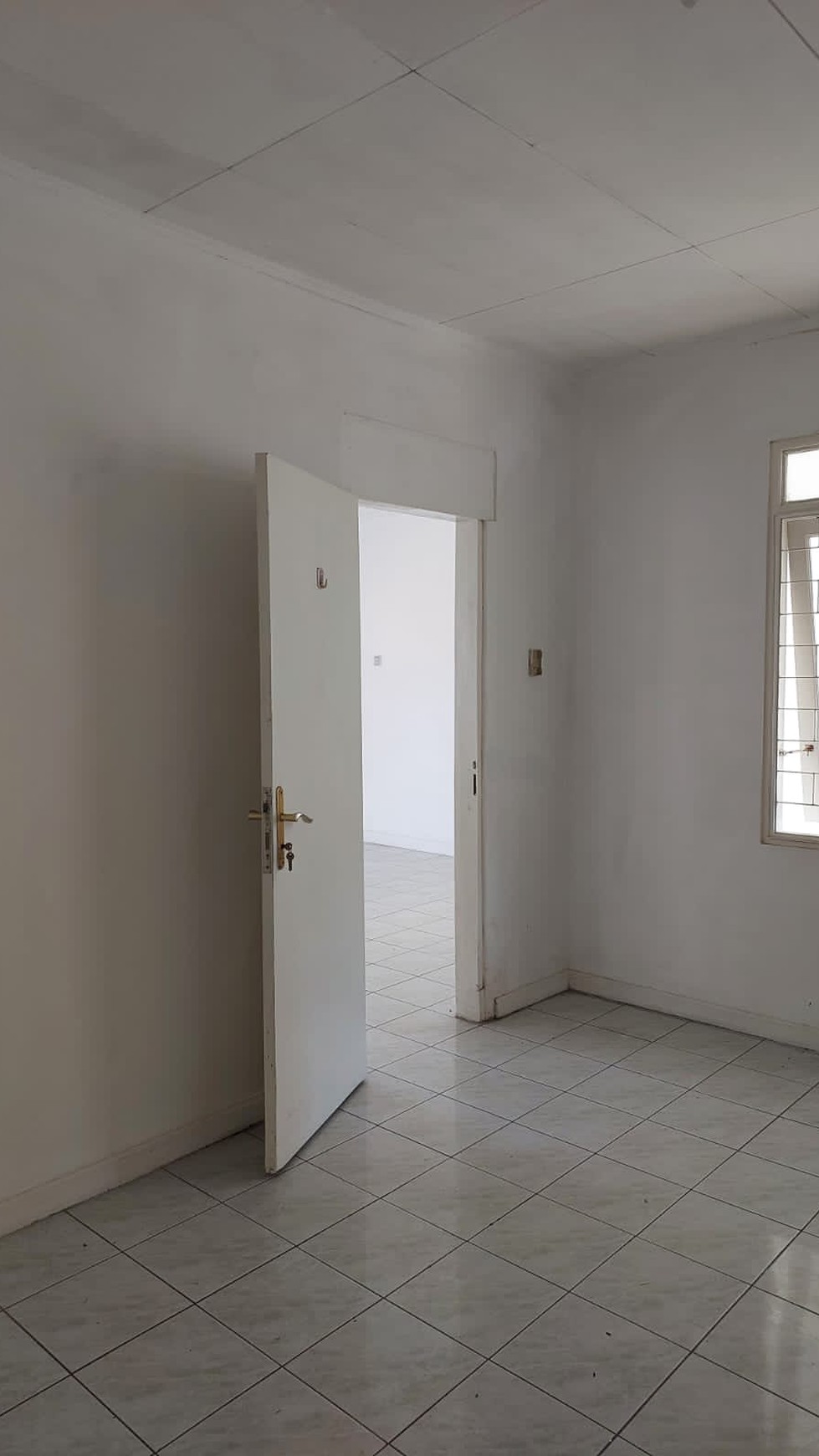 Rumah 2 lantai di bintaro Jaya sektor 5