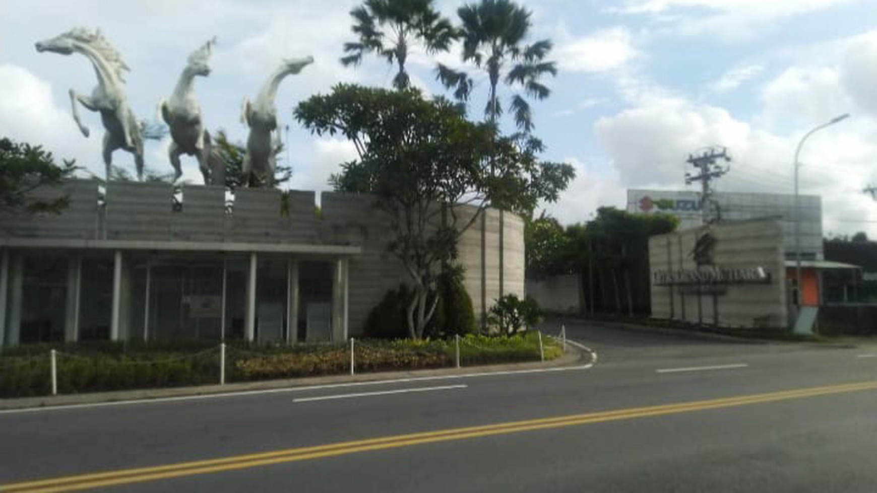 Rumah Tinggal Minimalis dalam Perum Citra Grand Mutiara Gamping Sleman