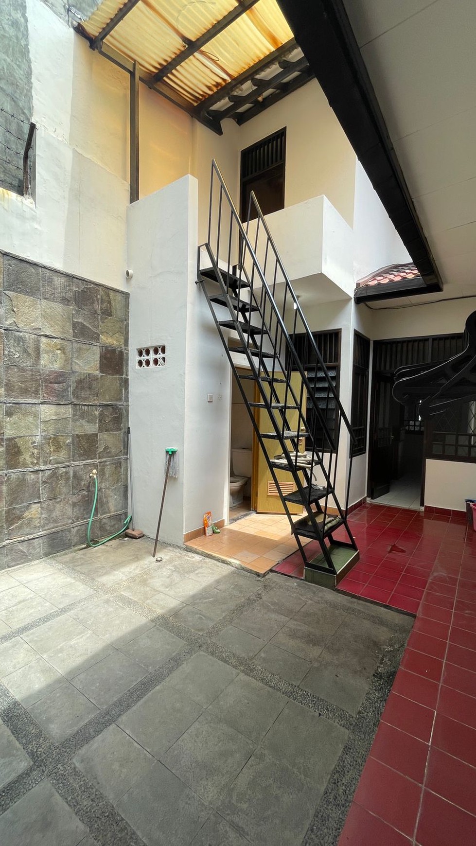 Rumah 2 lantai Bintaro sektor 3 Tangerang Selatan