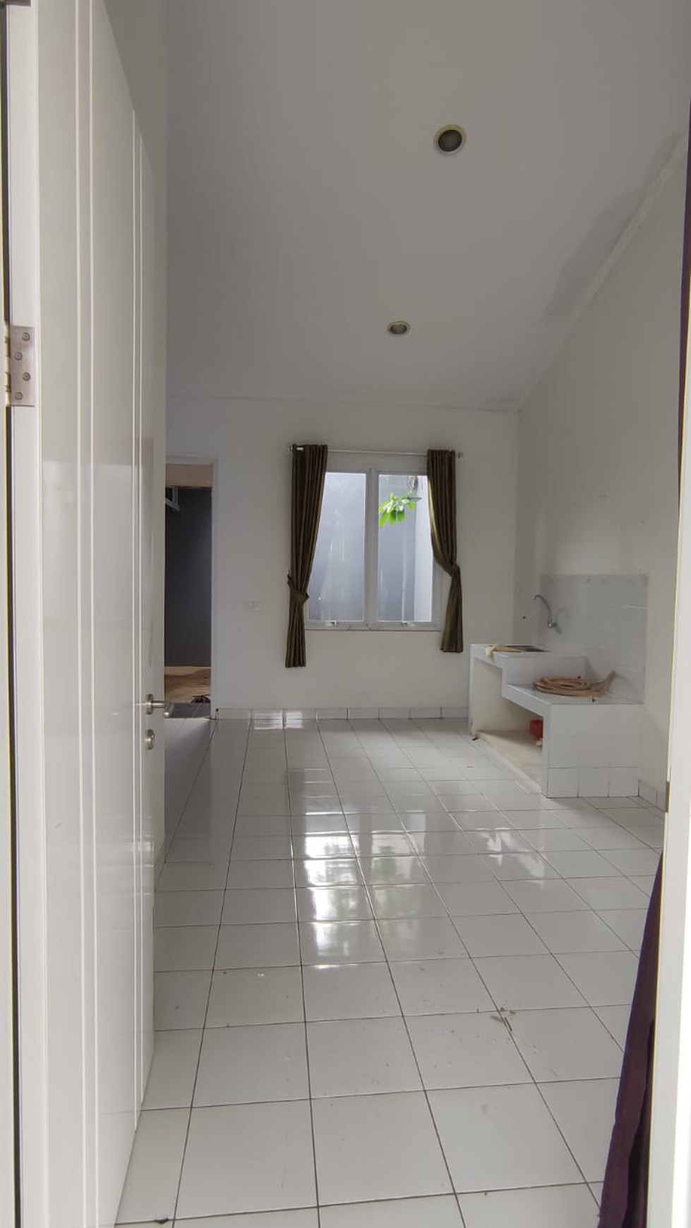 Rumah di The Icon Simply City dekat dengan stasiun dan mall AEON dijual dengan harga menarik