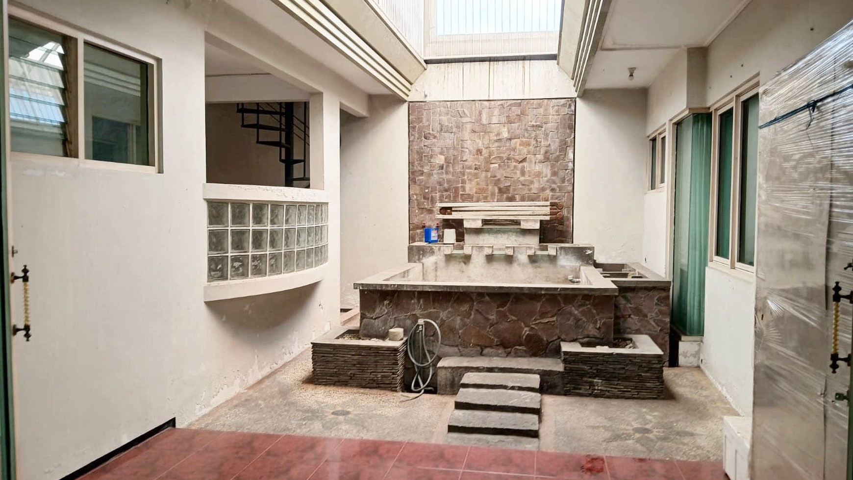 Rumah Hitung Tanah Area Cipete