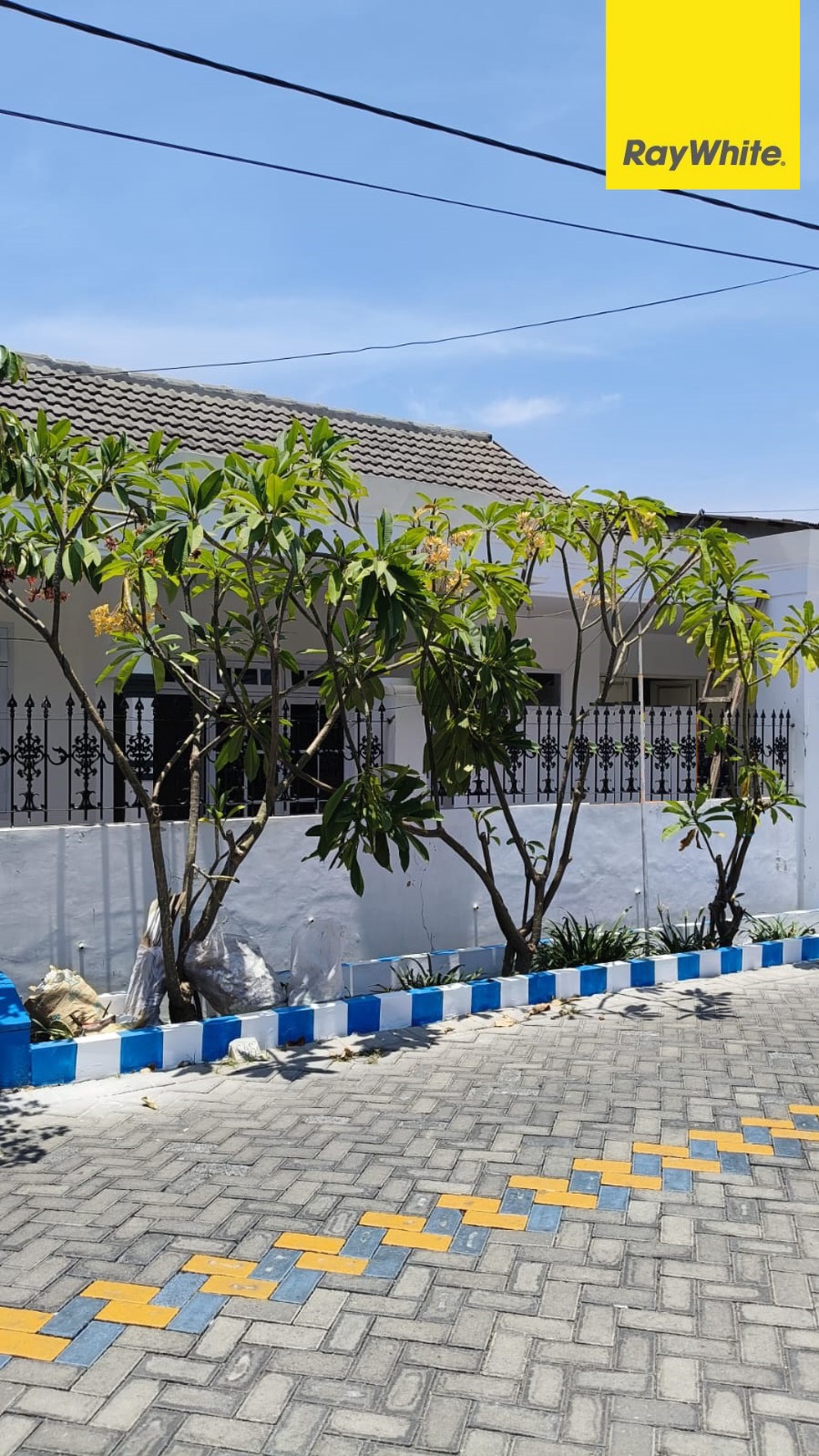 Dijual Rumah SHM Strategis di Jalan Aster Kediri