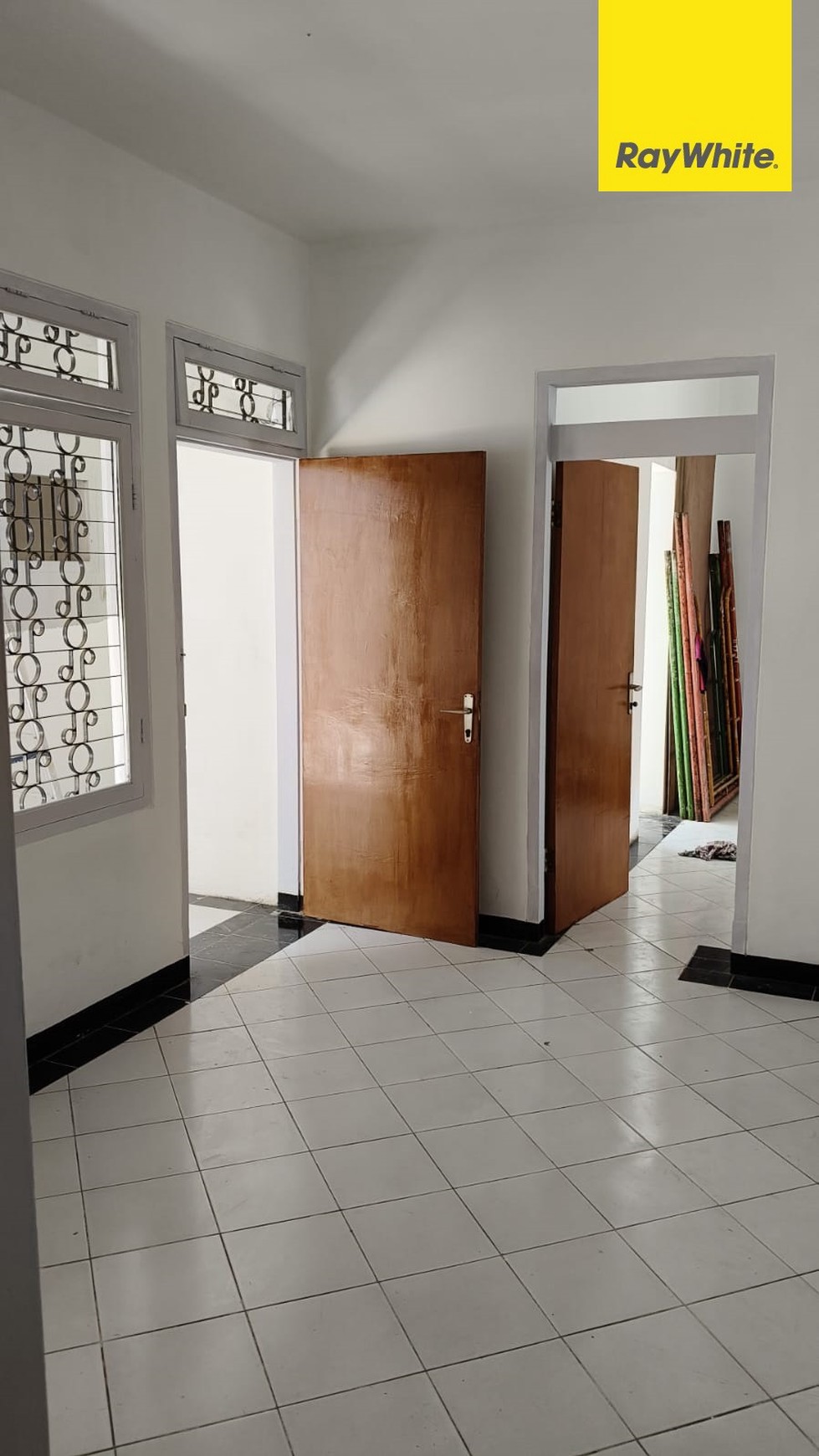 Dijual Rumah SHM Strategis di Jalan Aster Kediri