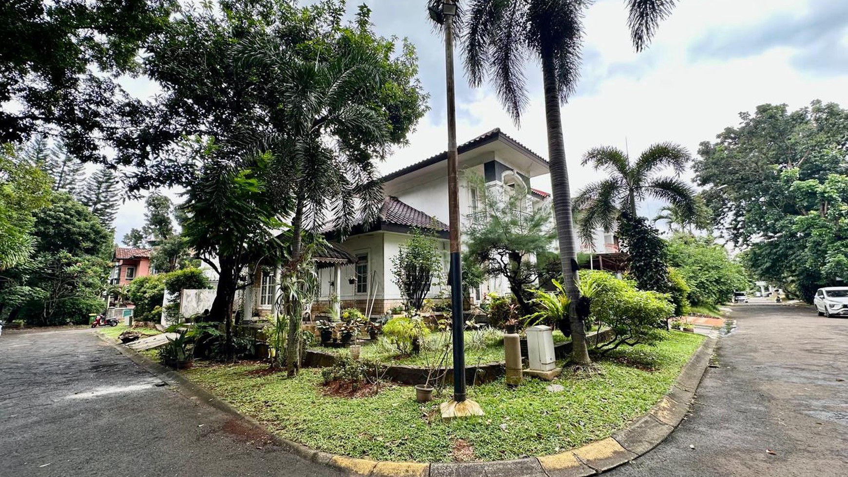 Rumah Siap Huni dengan Hunian Nyaman dan Asri di Bintaro.